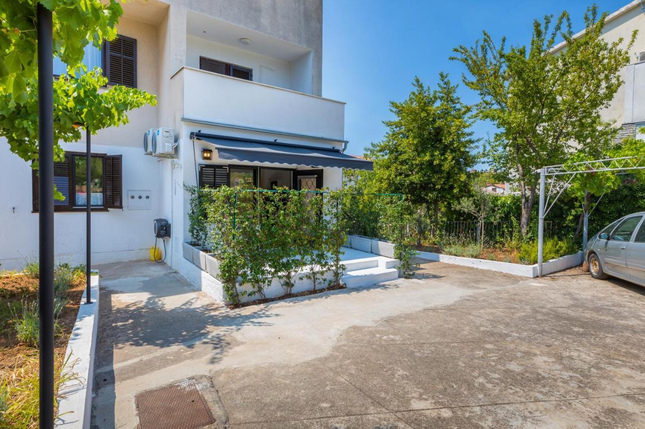 3 Minutes From The Beach: Lovely Studio Apartment Pula Exterior foto